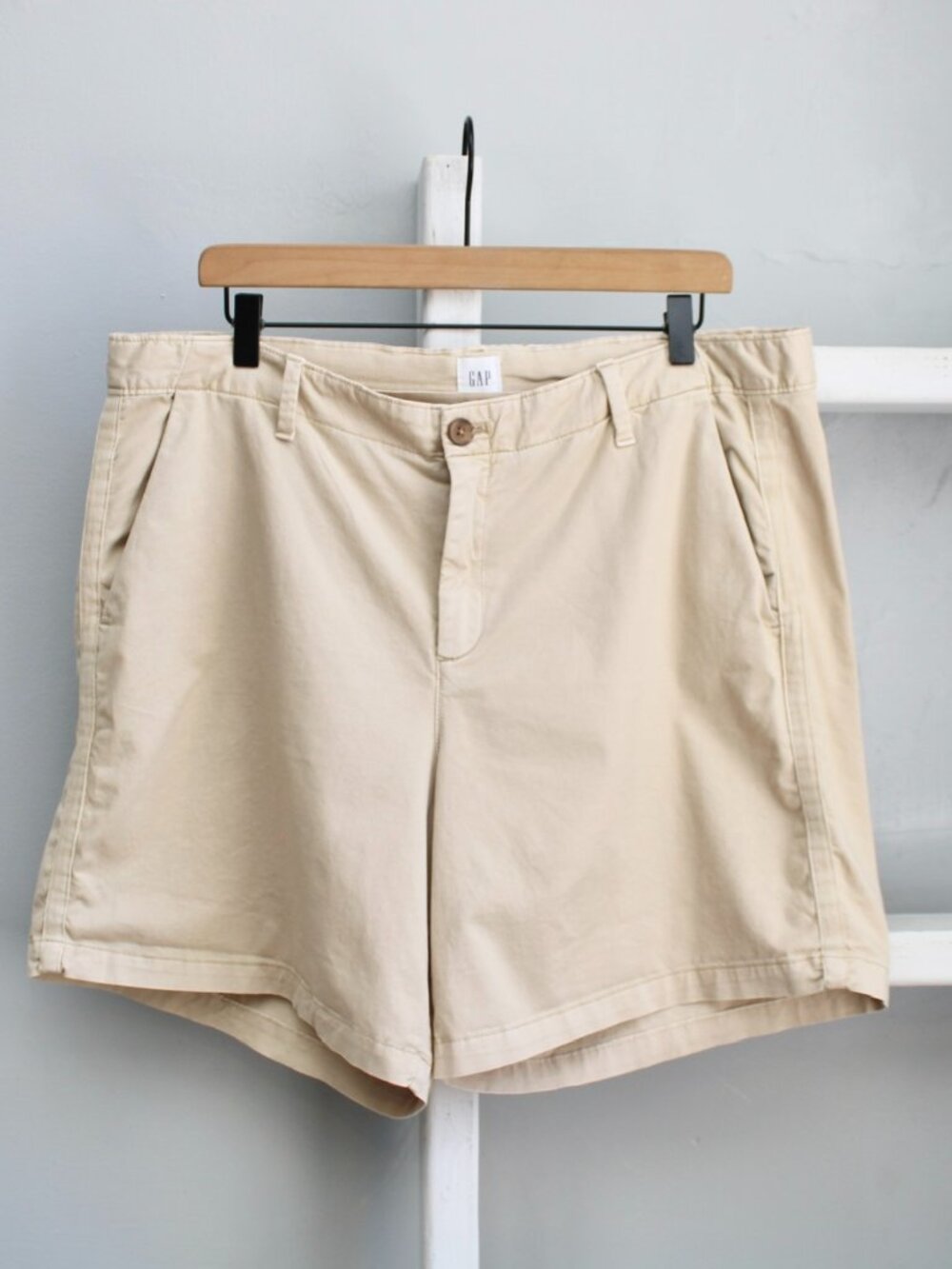 GAP Girlfriend Chino Shorts Twill Cream Tan Women's Size 16